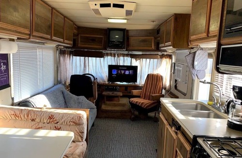 Tucson House | Affordable Cozy Motor Home Lodging ! Sommer Special $849 Month $250 Week