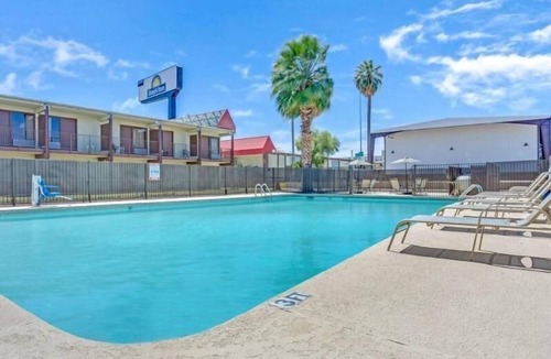 Downtown Tucson Hotel | Affordable Getaway! Free Parking, Outdoor Pool, Minutes to Tucson Museum of Art