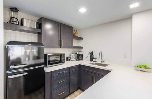 South Scottsdale Condo | Agave Suite|Biz Center|Walk 2 Everything