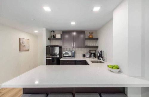 South Scottsdale Condo | Agave Suite|Biz Center|Walk 2 Everything