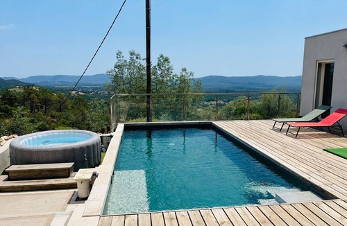 Mucchitone Apartment | Air-conditioned 75m2 duplex with spa and panoramic views!