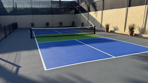 San Antonio Tlayacapan Apartment | Ajijic 2 Bedroom Unit-Huge Patio-Bikes-Gym-Pickleball Court-Golf Cart-Scooters