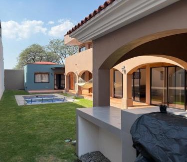 Tequisquiapan House | Alberca, Jardín y Asador - Escapada en Tequis y Peña
