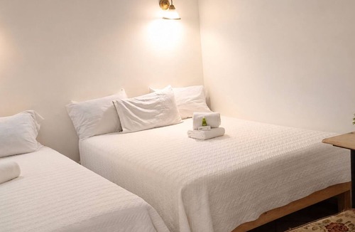 Emiliano Zapata Bed & Breakfast | Alexandross Hostel BnB
