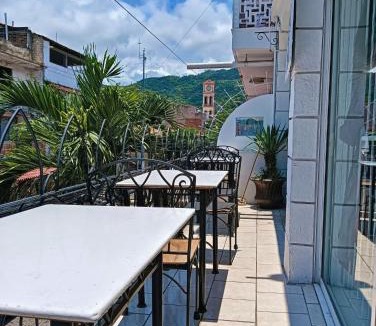Emiliano Zapata Bed & Breakfast | Alexandross