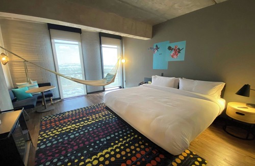 Los Gavilanes Hotel | Aloft by Marriott Guadalajara Sur
