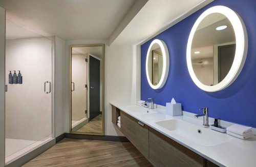 Entertainment District Hotel | Aloft by Marriott Scottsdale