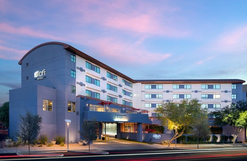 Entertainment District Hotel | Aloft Scottsdale