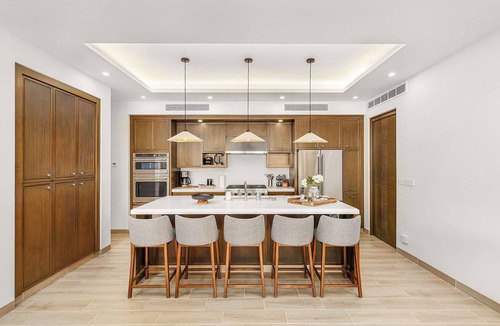 Sunset Beach Apartment | Alvar Luxury 3 BR + Golf & Beach & Private Hot Tub