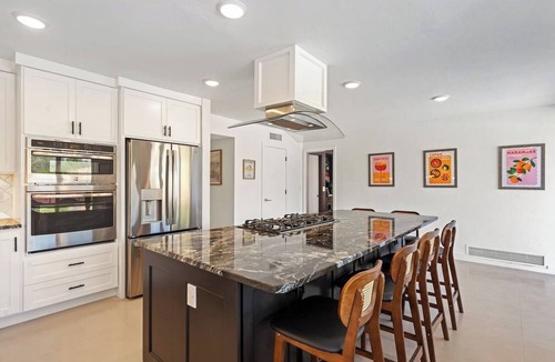 Sabino Mountain House | Amazing Fun Villa w Cinema, Pool, Golf, Games