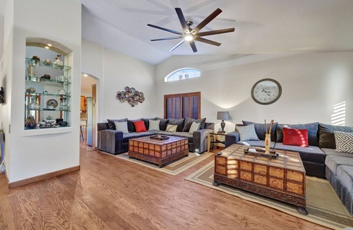 Glendale House | Amenities Galore! 8 Kings or 20 total beds w/ Htd Pool/Spa & Covered Patio w/ TV