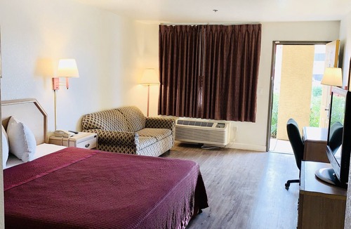 Interchange Square Hotel | American Inn