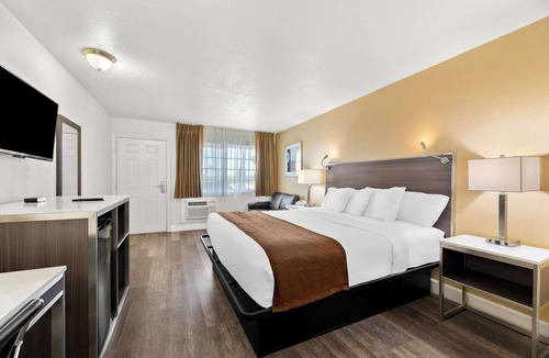 Flagstaff Hotel | Americas Best Value Inn & Suites Flagstaff