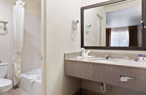 Flagstaff Hotel | Americas Best Value Inn & Suites Flagstaff