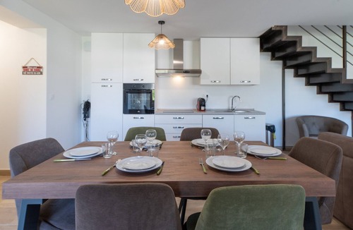 Pineto Apartment | Apartment 'La Dolce Vita 8 - Le Cedrat' with Sea View, Wi-Fi and Air Conditioning