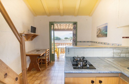 Appietto Apartment | Apartment 'Le Sei' with Sea View, Wi-Fi and Air Conditioning