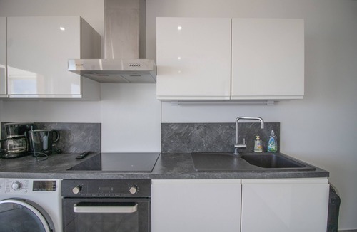 Albitreccia Apartment | Apartment 'Splendide Grand Neuf' with Shared Pool, Private Terrace and Wi-Fi
