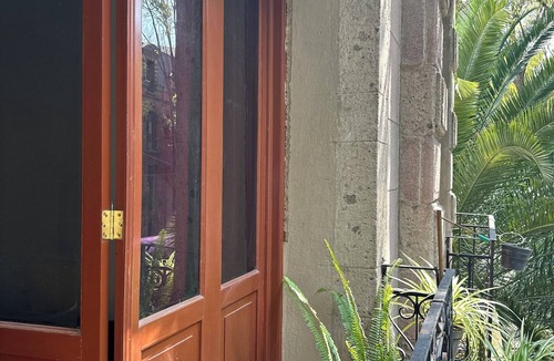 Zona Rosa Apartment | Apt. in Colonia Juarez near to Roma Norte Neoclassic Style w Balcony WiFi 1BR