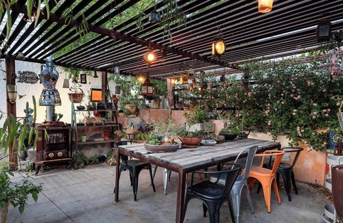 Central Scottsdale Apartment | Artist’s Loft: Workshop, Sculpture Gardens & Pool