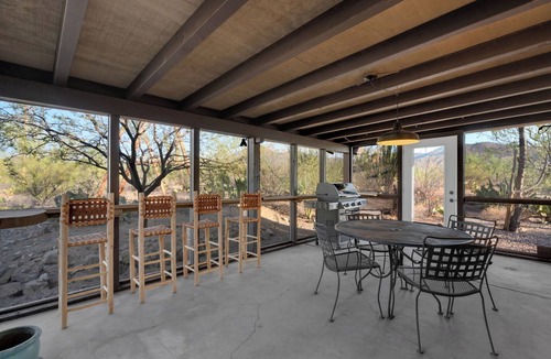 Picture Rocks House | Artist’s Delight, Conveniently Remote Saguaro Saturated Views