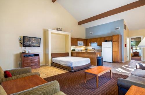 Pinetop Resort | Aspen-Boardwalk by Roundhouse Resort and Spa