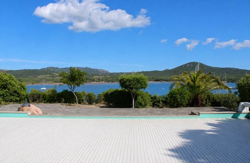 Pianotolli-Caldarello House | Atypical Corsican villa with swimming pool and private beach access