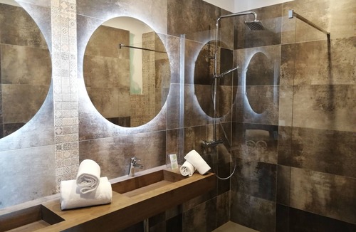 Galeria Hotel | Auberge Ferayola