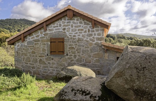 Grosseto-Prugna Ski Chalet | Authentic stone Caseddu in Porticcio with sea view