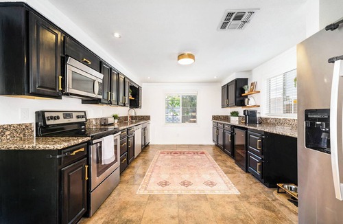 Yucca Valley House | Autism & Sensory Inclusive Home, Cowboy Pool, Mini Golf, Fire Pit