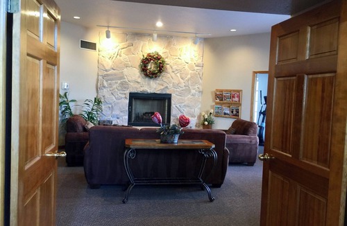Greenway Palms Condo | Awesome Summer Rate!, Delightful Condo 55+ Gated w/soft water pool,