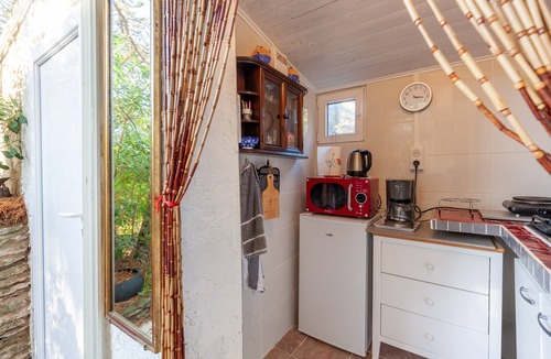 Sausset-les-Pins Bed & Breakfast | B&B: "Between Sea and Garden" – Cozy Stay on the Côte Bleue