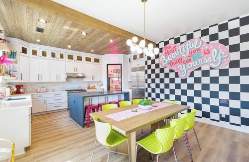 Flagstaff House | Barbie Dream House with Hot Tub & Fire Pit