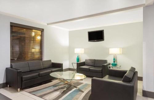 Woodlands Village Hotel | Baymont by Wyndham Flagstaff
