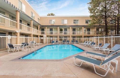 Woodlands Village Hotel | Baymont by Wyndham Flagstaff