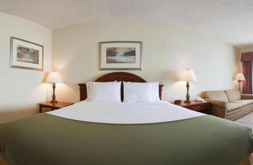 Holbrook Hotel | Baymont Inn & Suites by Wyndham