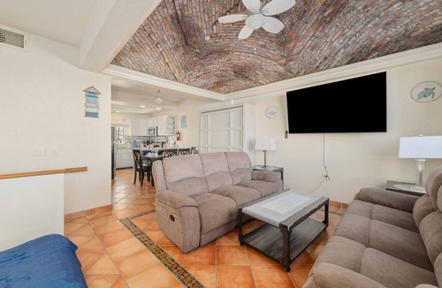 Cholla Bay House | Beach Home | Steps to Sand | Pool & Jacuzzi Unit C