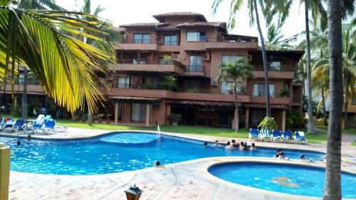 South Hotel Zone House | Beachfront Paradise, 5-bdr, 3-bath, Resort Access