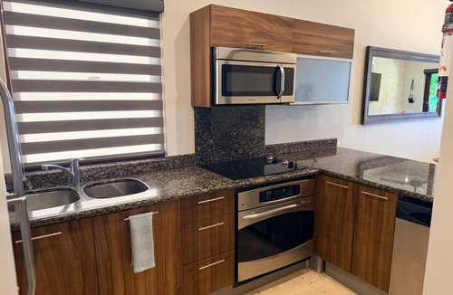 Downtown Condo | Beachfront | Patio, Pool, BBQ & 1 Block to 5th Ave