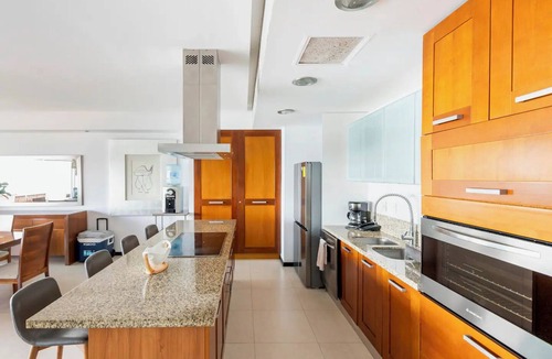 South Hotel Zone Apartment | Beachfront Peninsula PV 8th Floor