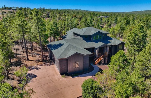 Torreon House | Bearhawk Lodge - Modern Spacious Luxury Cabin