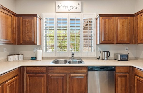 Anthem House | Beautiful 3 Bed Home with Backyard Oasis in Anthem Country Club w/free E-Bikes