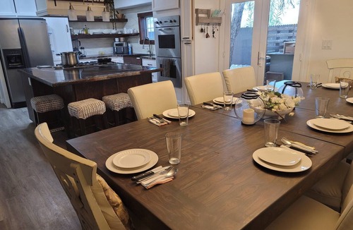 Summit House | Beautiful 3-bedroom home 13 min away from airport