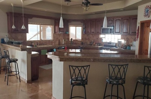 Puerto Penasco House | Beautiful 4bdrm OCEANFRONT home Huge Kitchen Pet Friendly. Right on the beach!