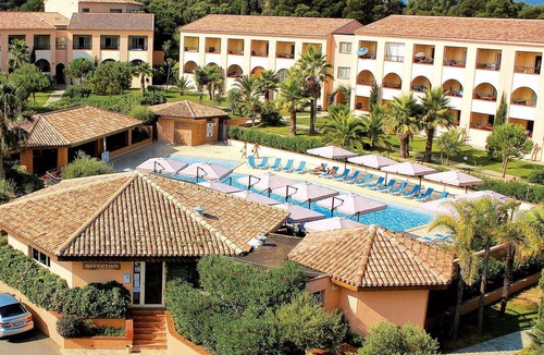 Bravone Apartment | Beautiful apartment for 6 guests with pool, WIFI, terrace and parking