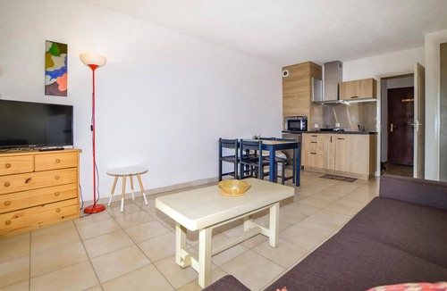 Prunete Apartment | Beautiful apartment in Prunete with swimming pool