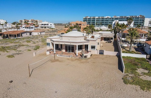 Las Conchas House | BEAUTIFUL BEACHFRONT LAS CONCHAS HOME WITH PRIVATE CASITA