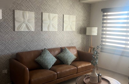 Juarez Municipality House | Beautiful clean house very close to the consulate!