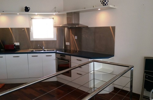 Monticello Apartment | Beautiful duplex design air-conditioned single storey facing the sea