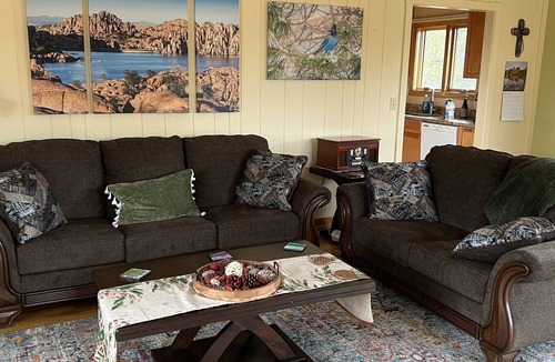 Mountain Club Cabin | Beautiful Home in the Pines: 3bed, 2bath just 10 min to Prescott Town Center