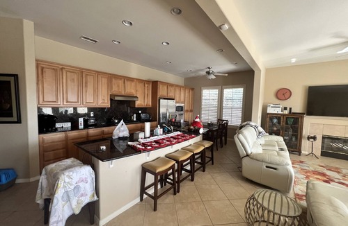 Rancho Mirage House | Beautiful Lake House